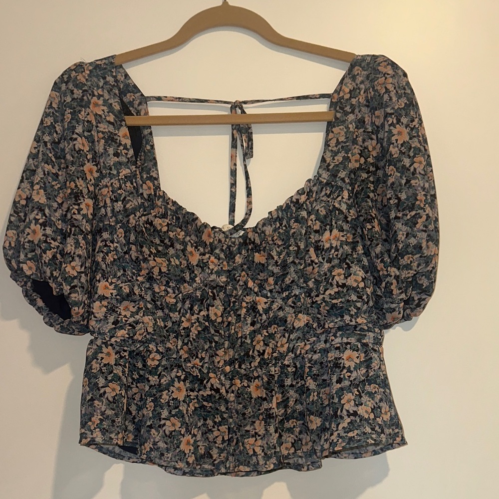 Astr Floral Puff Sleeve Blouse - Black and Peach